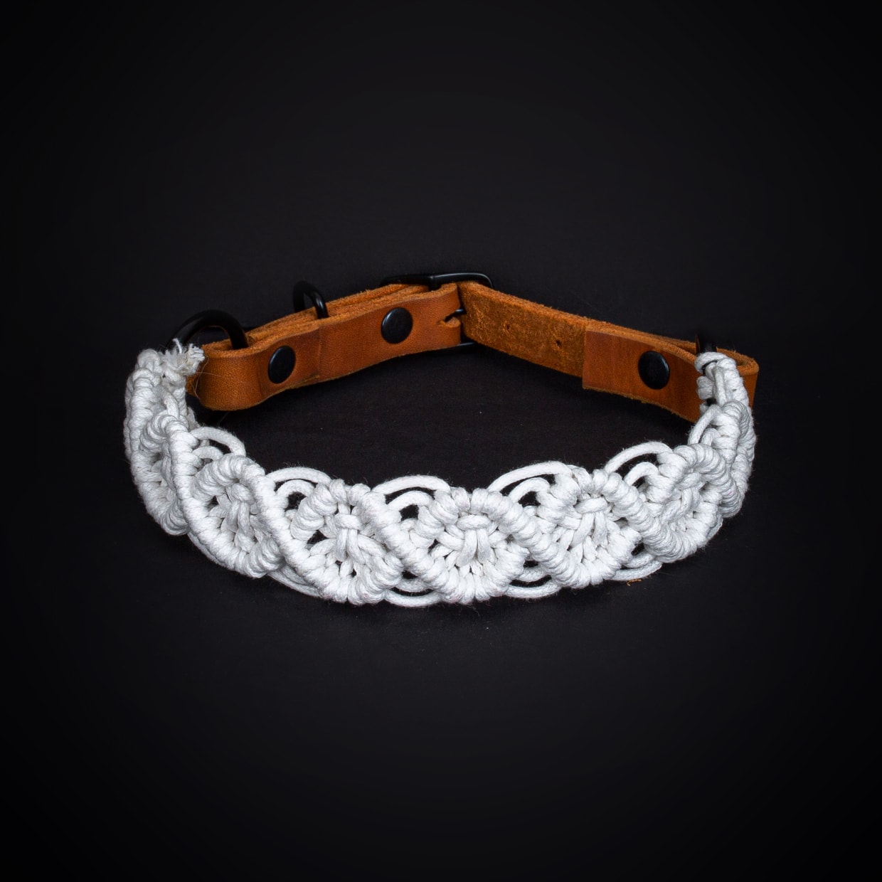 Schnallenverschluss Boho white Makramee Halsband von IMRUDEL